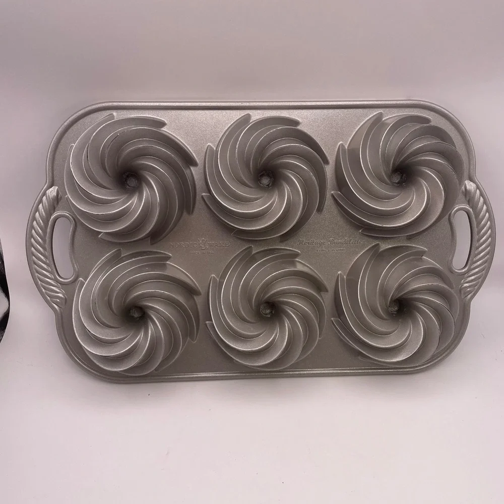 Nordic Ware Heritage Bundtlette Pan 6 Cavity Silver Cast Aluminum 4 Cup USA